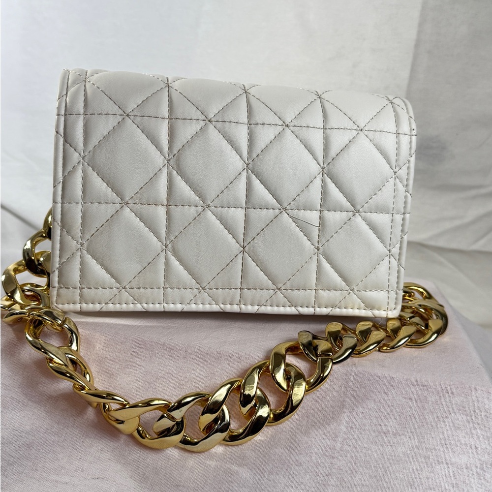 Elegant White Quilted Bag with Gold Chain